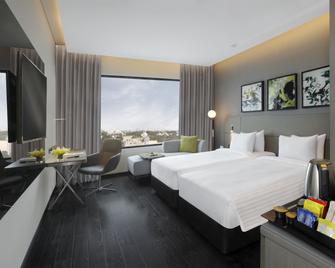 Novotel Chennai Chamiers Road - Chennai - Bedroom