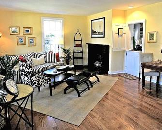 The Hedges Inn - East Hampton