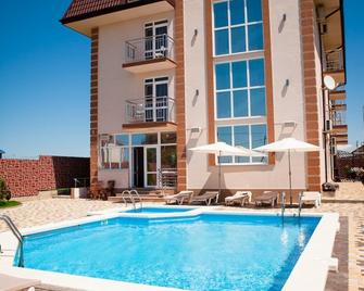 Beausoleil Guesthouse - Anapa - Piscina