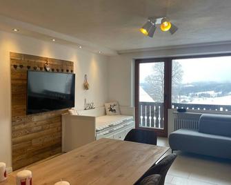Renovated 4-room apartment (521) in the Oberallgäu vacation park - Missen-Wilhams - Comedor