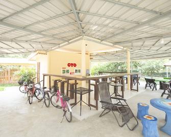 OYO 75359 Thaiburi Thara Resort - Dan Makham Tia - Recepción