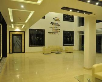 The Sai Leela Hotel Bangalore - Bengaluru - Lobby