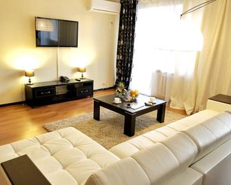 Raitex Hotel - Artyom - Living room