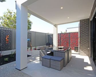 Stylish Townhouse; With King Bed Nbn Netflix Wifi - Christie Downs - Patio