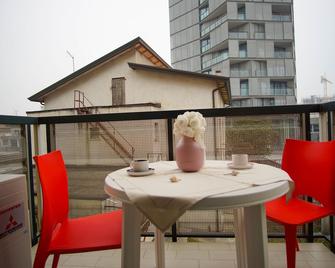 Quito Residence Nightlife And Beach - Lido di Jesolo - Balcón