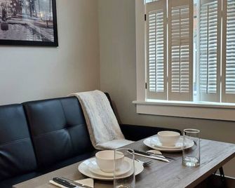 Charming Fishtown Rowhome Near Girard Avenue - Filadelfia - Comedor
