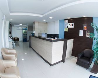 Hotel Kloppel - בלומנאו - דלפק קבלה