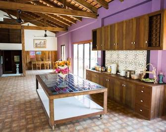 Hotel Toscana Trat - Trat - Kitchen