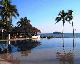 Residence Palmeto 4br - Ixtapa - Pool