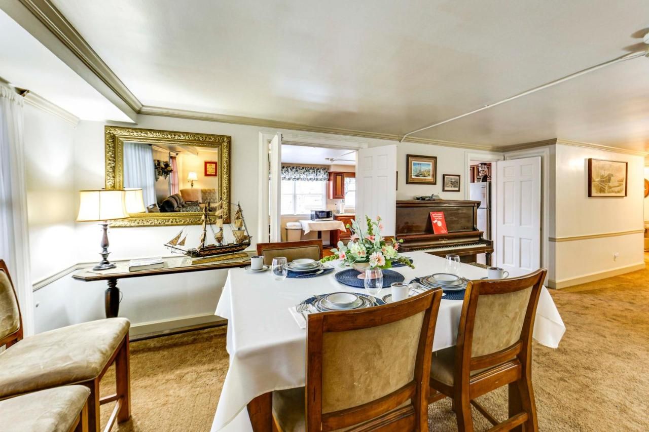 Walk to Shops & Eats: Apt in Downtown Elizabeth