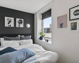 Beautiful Fjord View, High Standard, Fully Equipped - Ålesund - Bedroom