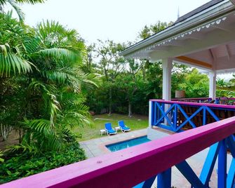 Charming 3-bedroom Gingerbread Style Villa in Bon Accord, Tobago - Bon Accord Village - Balcony