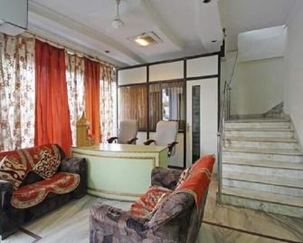 Hotel Saarthi - Rudrapur - Living room