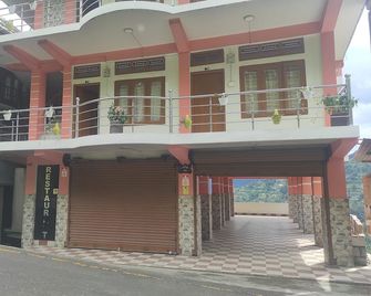 Hotel Nambrog - Bomdila - Building
