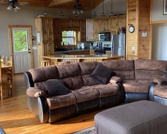 Cabin with beautiful mountain and valley views - Dunlap - Living room