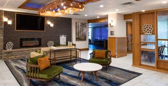 Fairfield Inn & Suites by Marriott Bakersfield Central - Bakersfield - Lobby