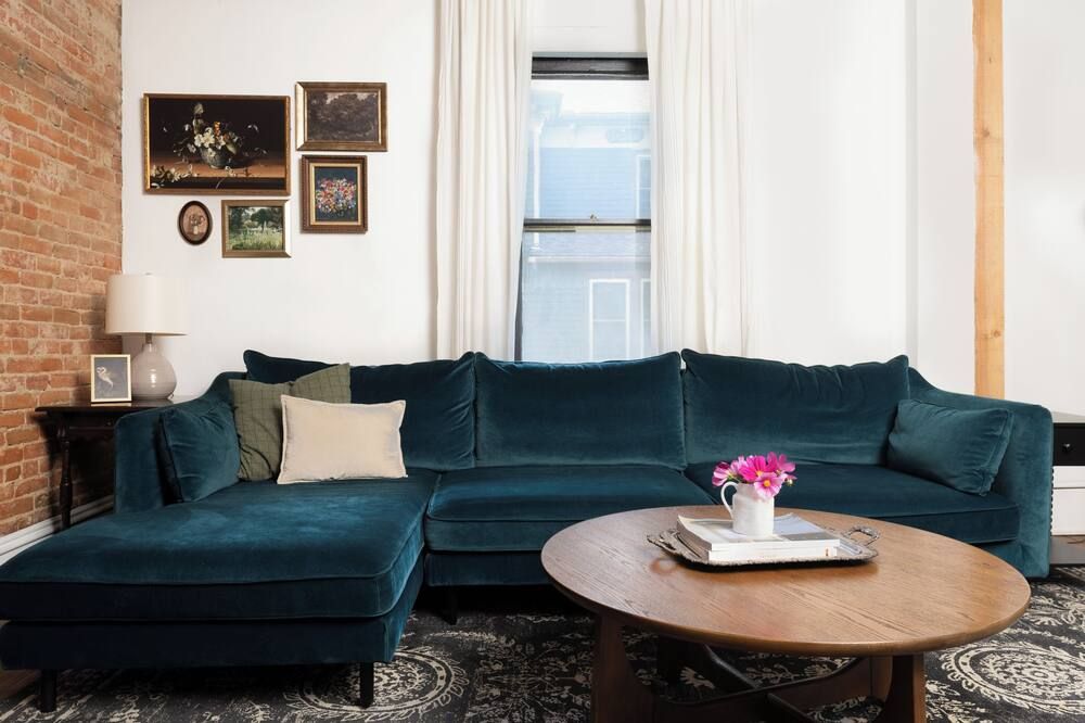 Historic Home with Ohio City Character, Big Glam Kitchen, and Open Living Space - كليفيلاند (أوهايو) - غرفة معيشة