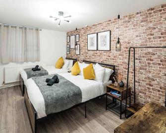 Family-Friendly 1-Bedroom Apartment in London - London - Bedroom