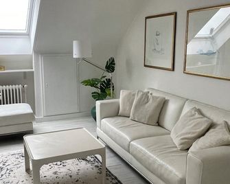 City Flat gegenüber Kurhaus, Zentrum Freudenstadt - Freudenstadt - Salon