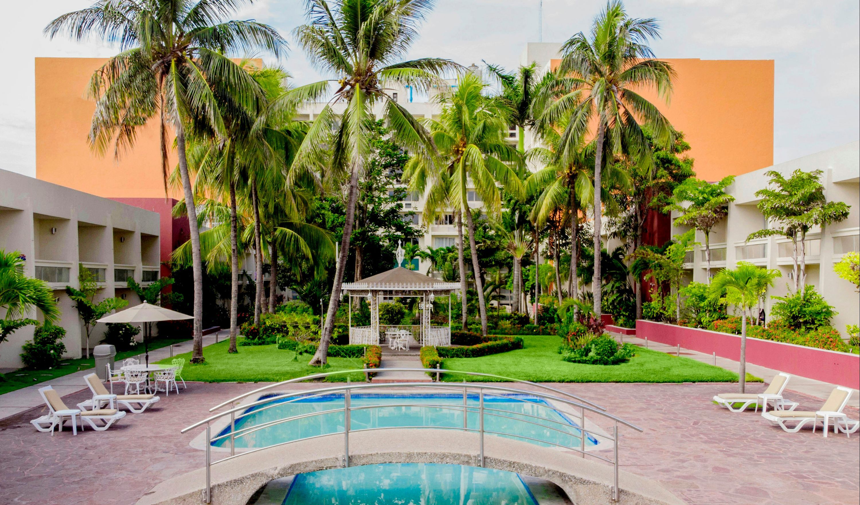 Gamma Tampico - טמפיקו - בריכה