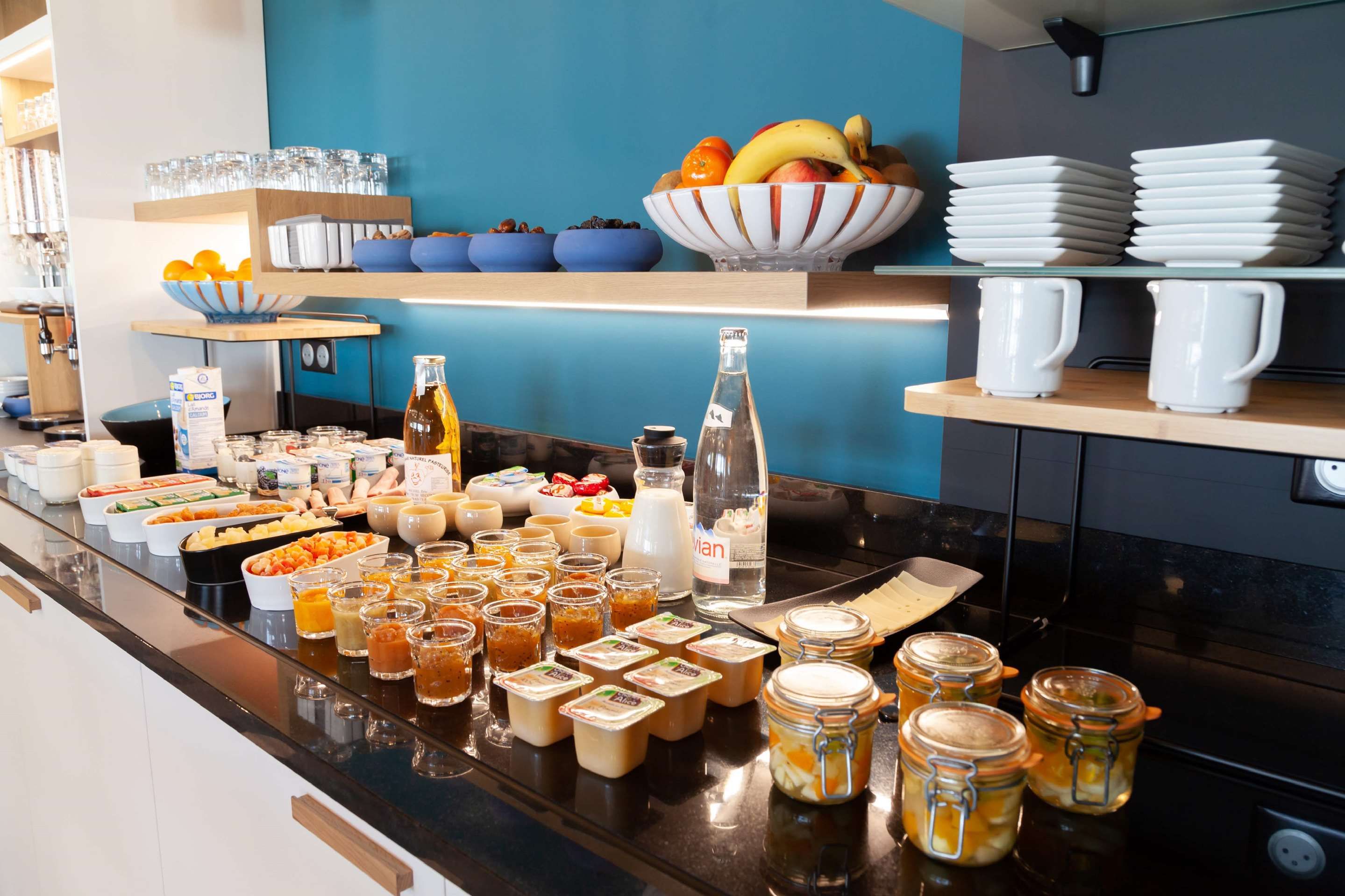 Kyriad Niort-Espace Mendesfrance - Niort - Buffet