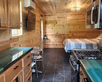 Soothing 1-bedroom bungalow with AC in quaint Pryor - Pryor