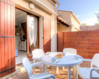 Holiday Home Jardins de l'Océan-3 by Interhome - Saint-Georges-de-Didonne - Patio
