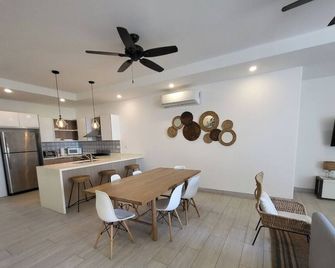 Hacienda Iguana Beach and Golf Resort - Rivas - Yemek odası