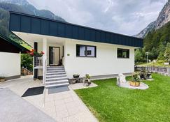 Vacation Accommodation In The Middle Of The Zillertal Mountains - Ginzling - Building