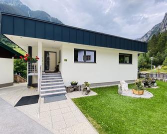Vacation Accommodation In The Middle Of The Zillertal Mountains - Ginzling - Building