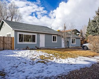 Beautiful Home in Willits! - Basalt - Building