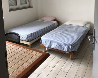 Les Studines - Roanne - Bedroom
