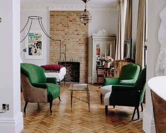 Artist Residence London - London - Living room