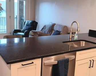 Charming 2 bedroom apartment with WiFi, fitness room in fabulous London - London - Kitchen