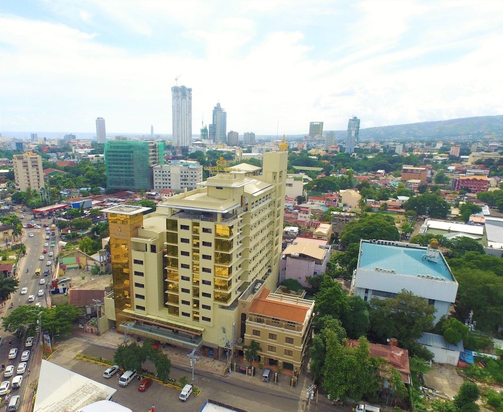 Golden Prince Hotel & Suites - Cebu City - Outdoor view