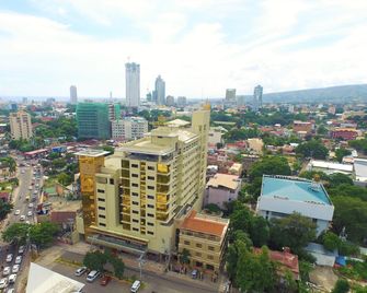 Golden Prince Hotel & Suites - Cebu City - Outdoor view