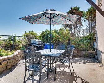 Beachfront 15 Condo on Old Orchard Beach - Old Orchard Beach - Patio