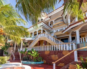 Casa Royal Beach Front - Siquijor - Edificio