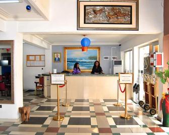 Riviera Hotel Benin - Cotonou - Recepción