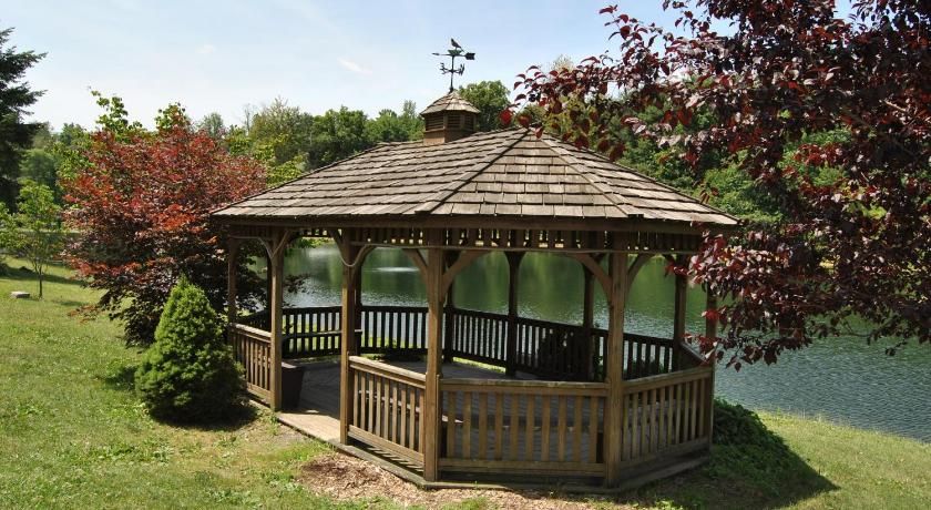 Robin Hill Camping Resort Premium Cottage 9