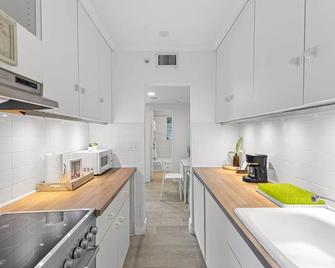 Delight and cozy Apt close to Las Olas & the beach - Fort Lauderdale - Kjøkken