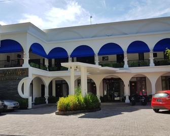 Casa de Wanea Hotel - Manado - Edificio