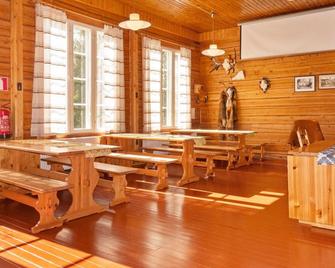 Holiday Home Kinttaanpirtti by Interhome - Kemijärvi - Restaurante