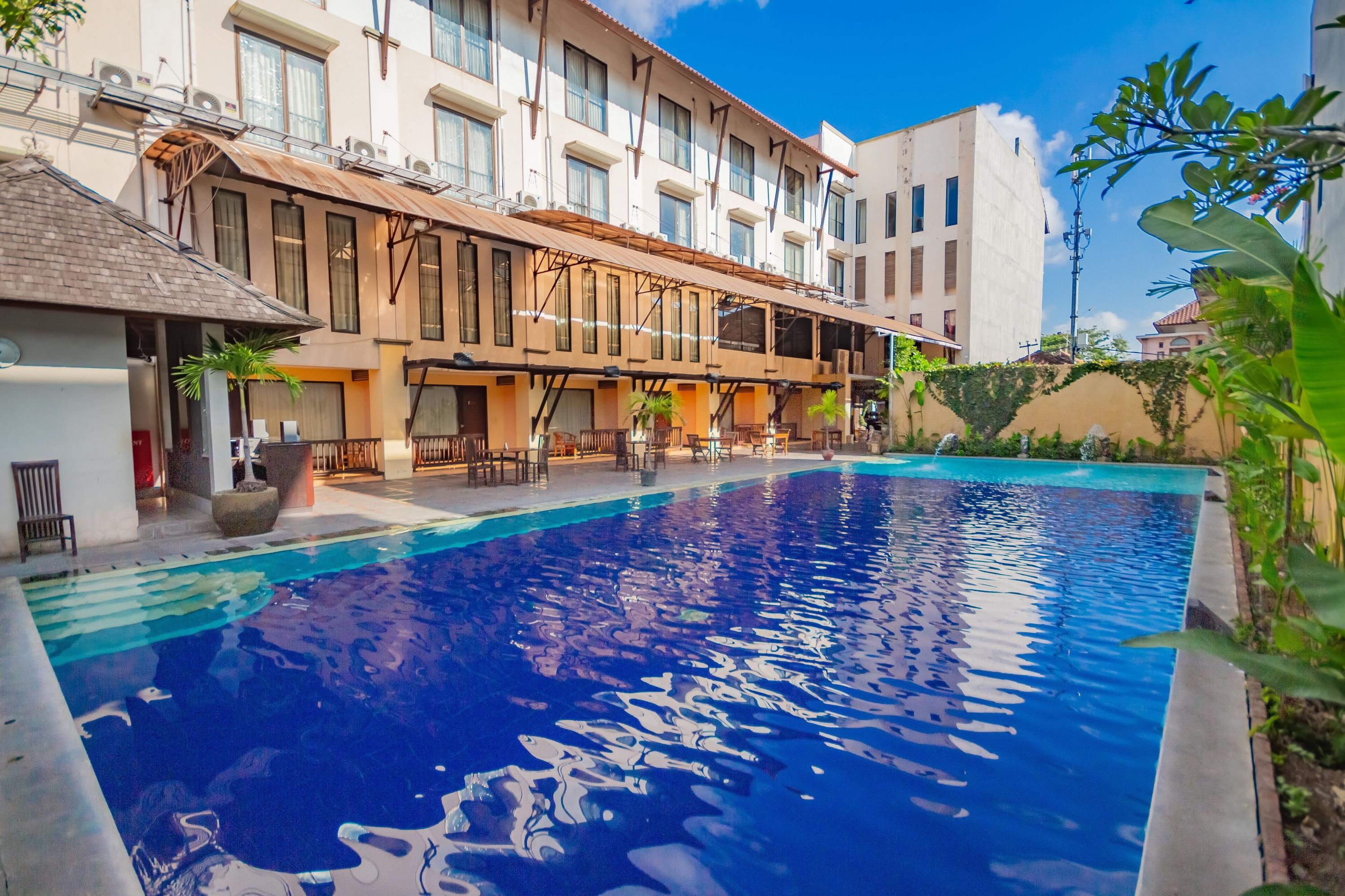 Grand Santhi Hotel - דנפסאר - בריכה