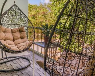 Adora's Place - Family Room - Coron - Balcón