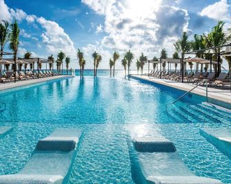 Hotel Riu Palace Kukulkan - Cancún - Pool