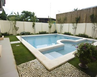 Arabelle Suites - Tagbilaran City - Piscina