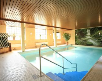 Rüter's Hotel & Restaurant - Salzhausen - Piscina