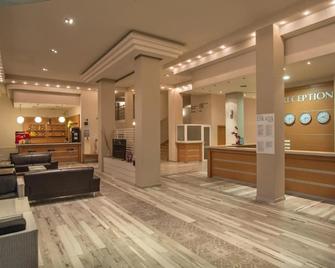 Hotel Eskada Beach - Akhtopol - Front desk