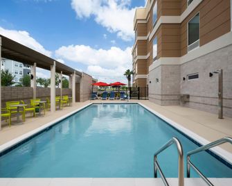 Home2 Suites by Hilton Orlando South Davenport - Davenport - Piscina